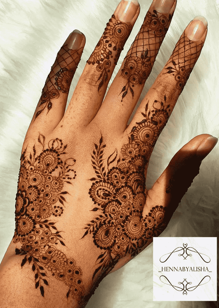 Elegant Leaf Henna Design