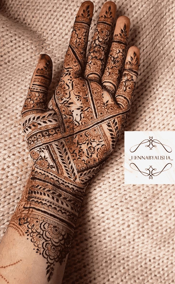 Enthralling Leaf Henna Design
