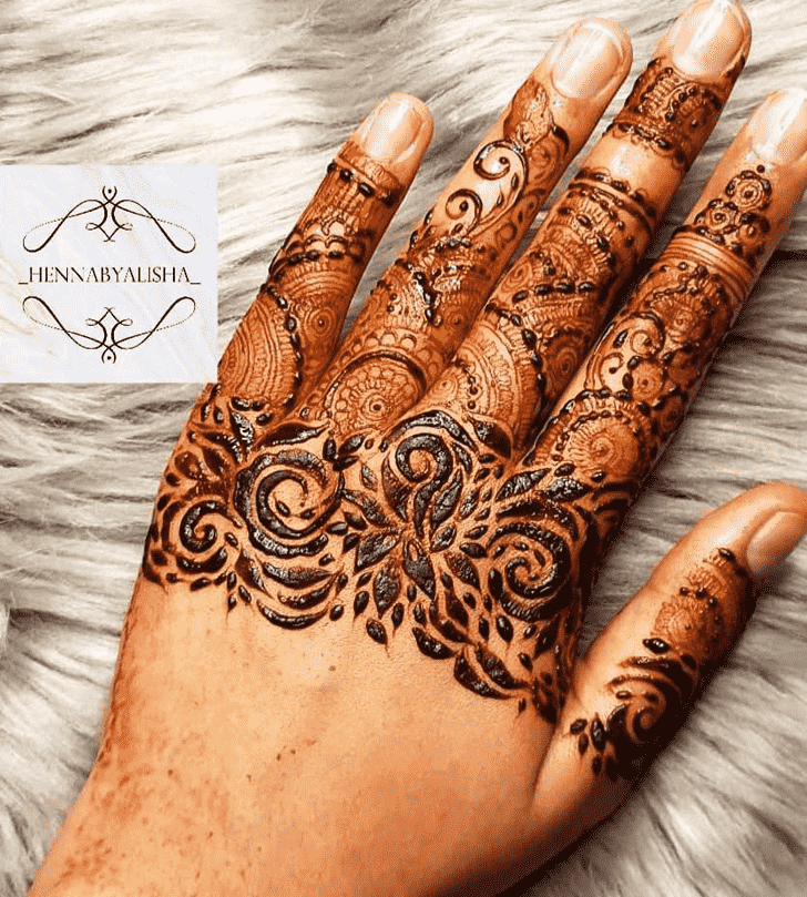 Gorgeous Leaf Henna Design