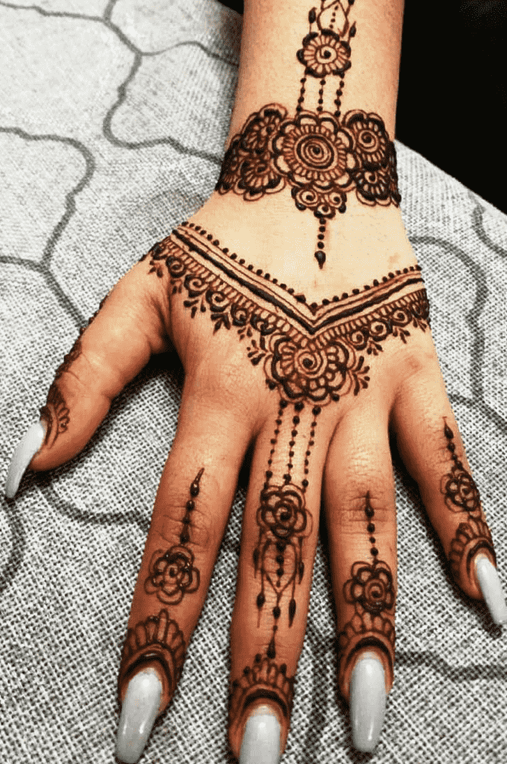 Pleasing Leaf Henna Design