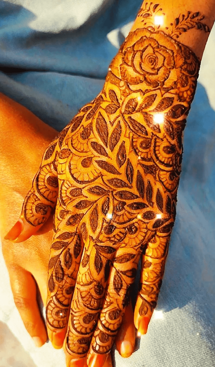 Alluring Leaves Henna Design