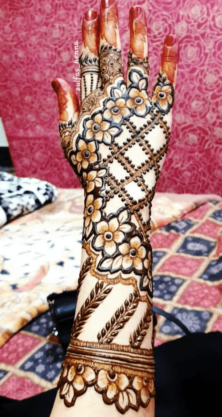 Comely Leaves Henna Design