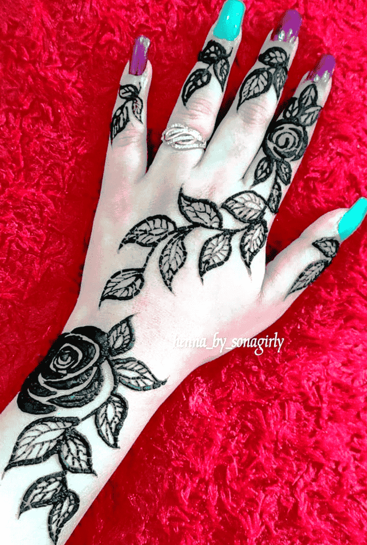 Elegant Leaves Henna Design