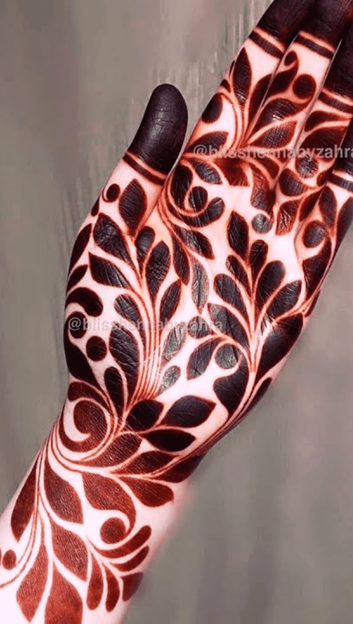 Enthralling Leaves Henna Design