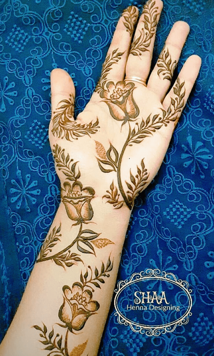 Enticing Leaves Henna Design