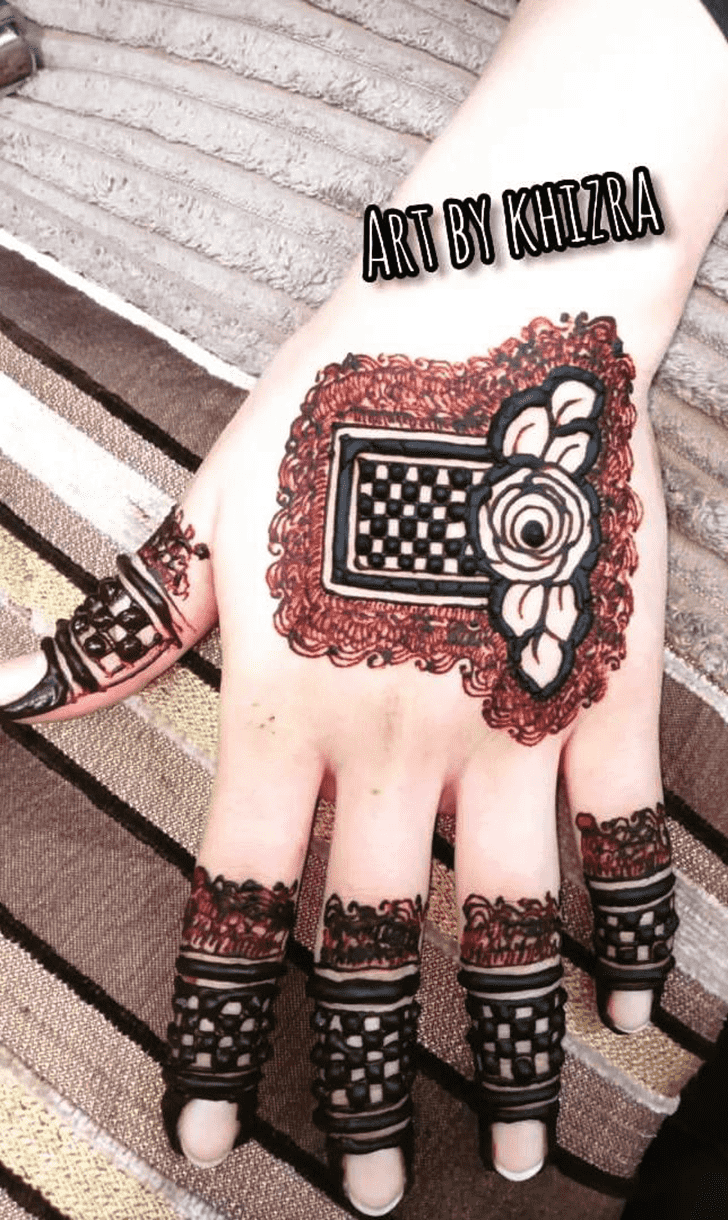 Resplendent Leaves Henna Design