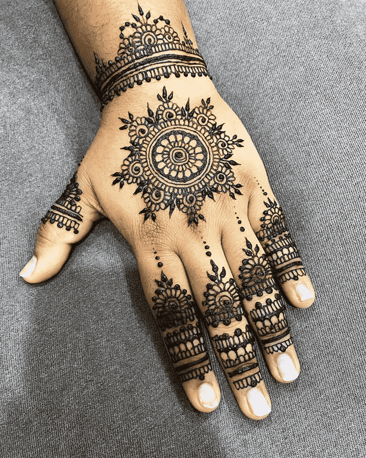 Dazzling Left Hand Henna design