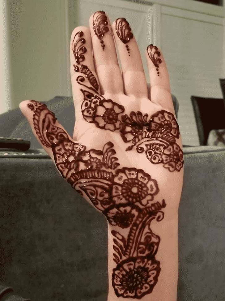 Enticing Left Hand Henna design