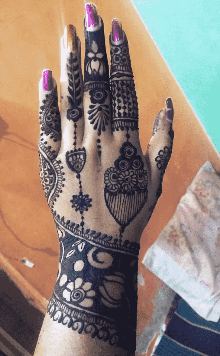 Pretty Left Hand Henna design