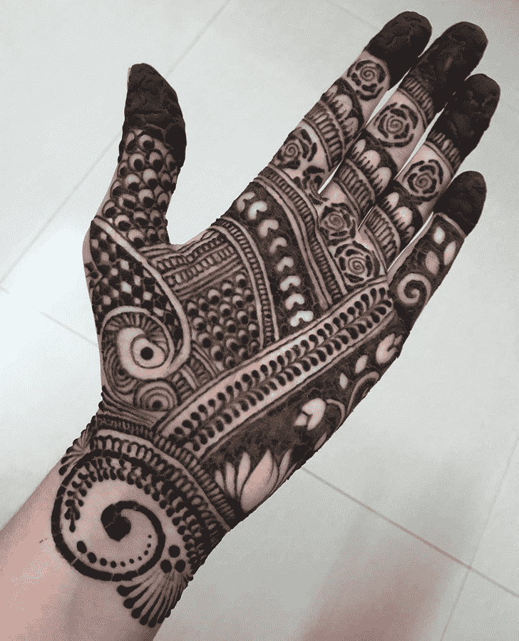Splendid Left Hand Henna design