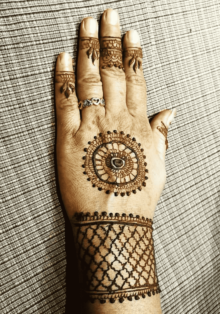 Wonderful Left Hand Mehndi design