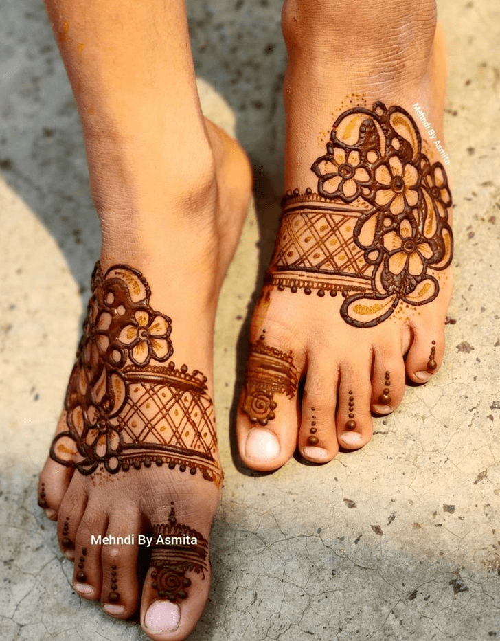 Awesome Leg Henna Design
