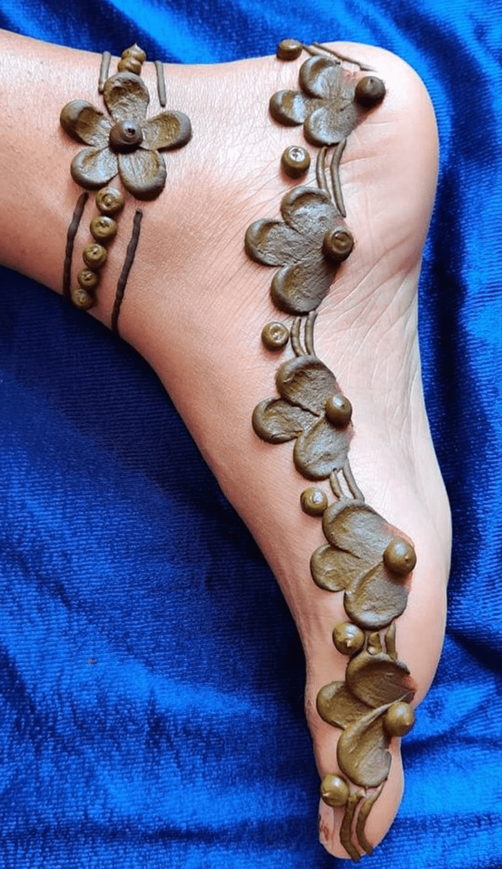 Side Leg Henna Design