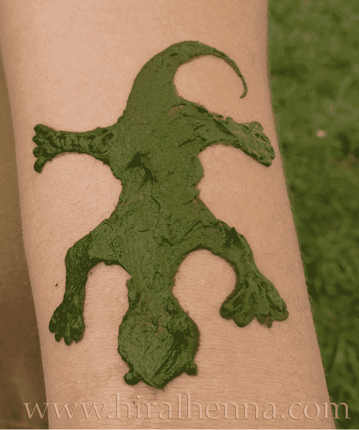 Exquisite Lizard Henna design