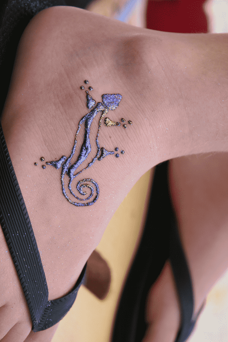 Mesmeric Lizard Henna design