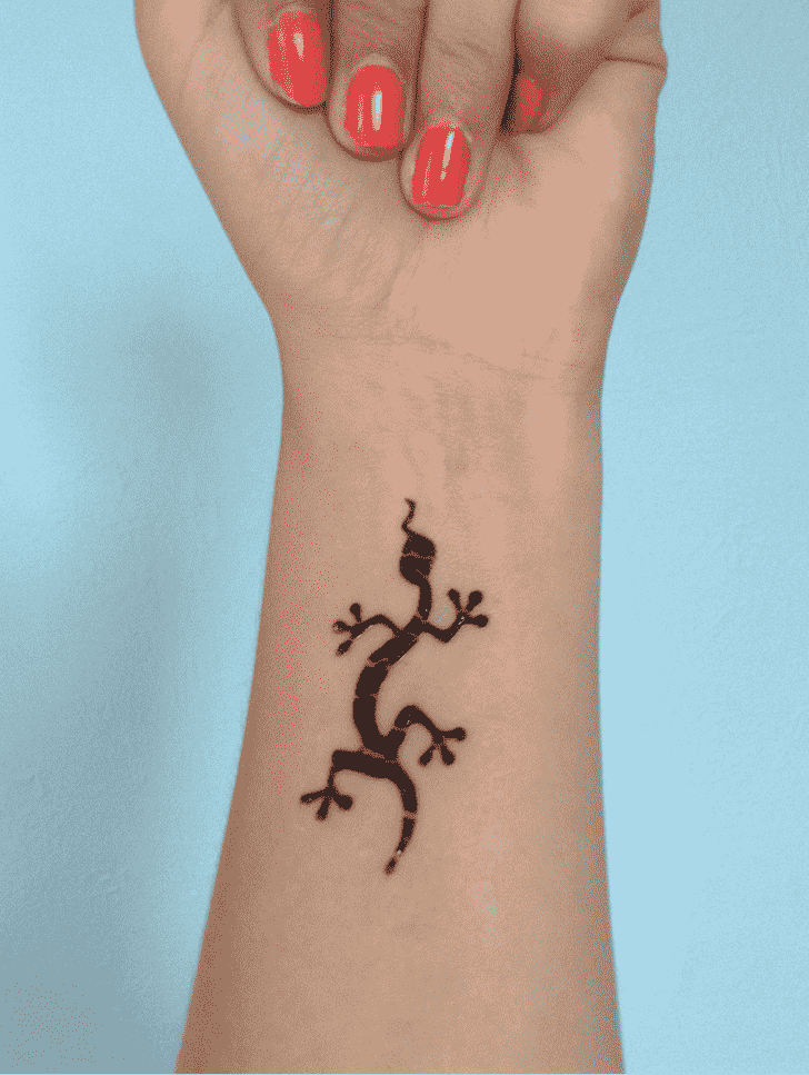 Refined Lizard Henna design