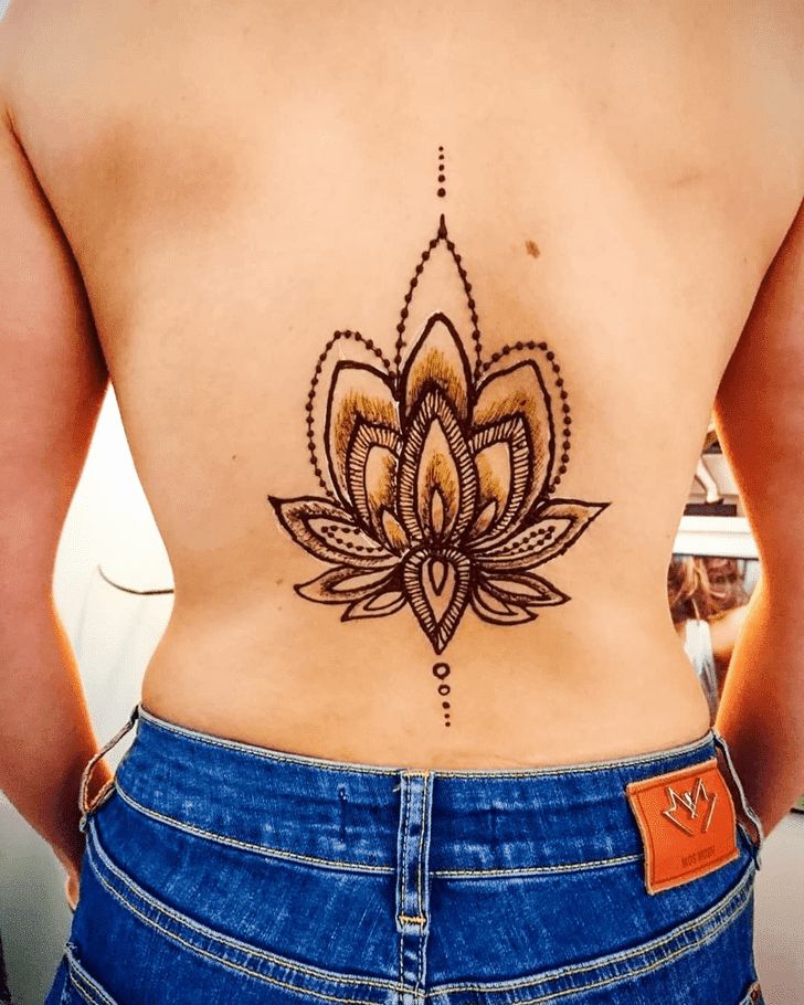 Comely Lotus Henna Design