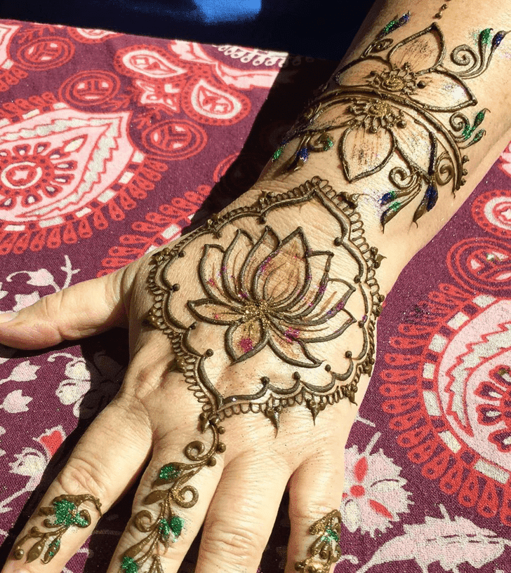 Exquisite Lotus Henna Design