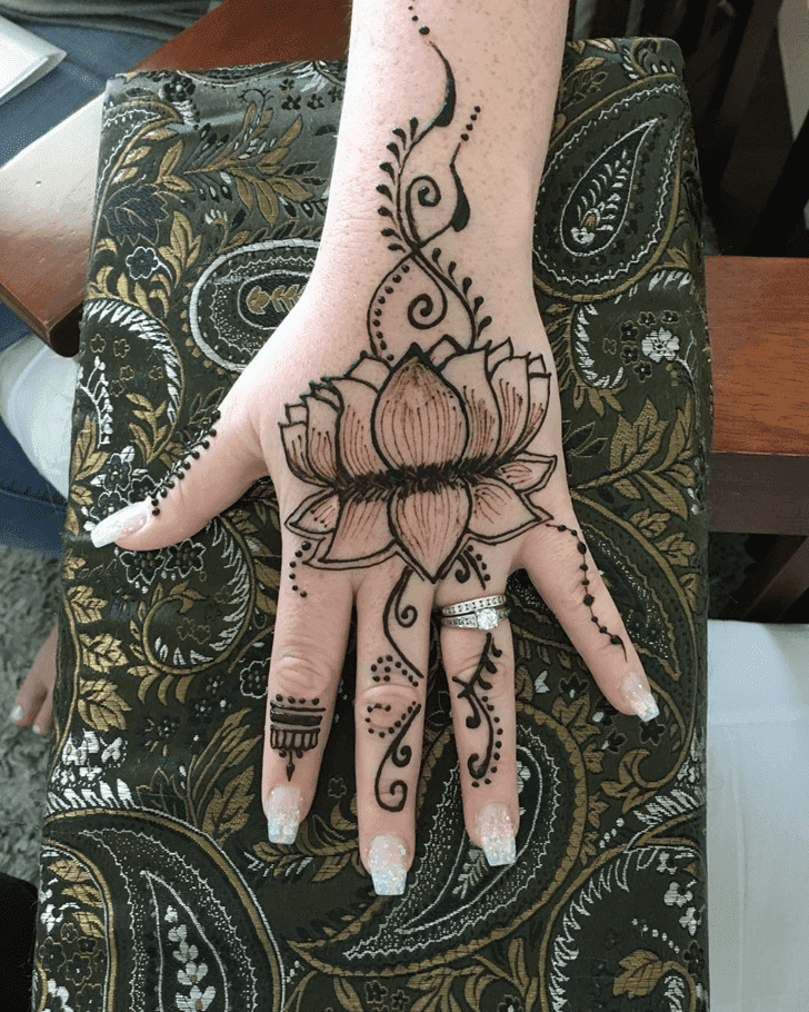 Fetching Lotus Henna Design