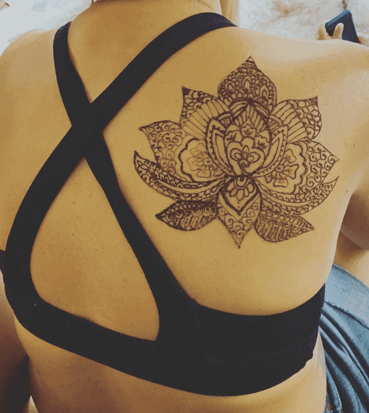 Shapely Lotus Henna Design