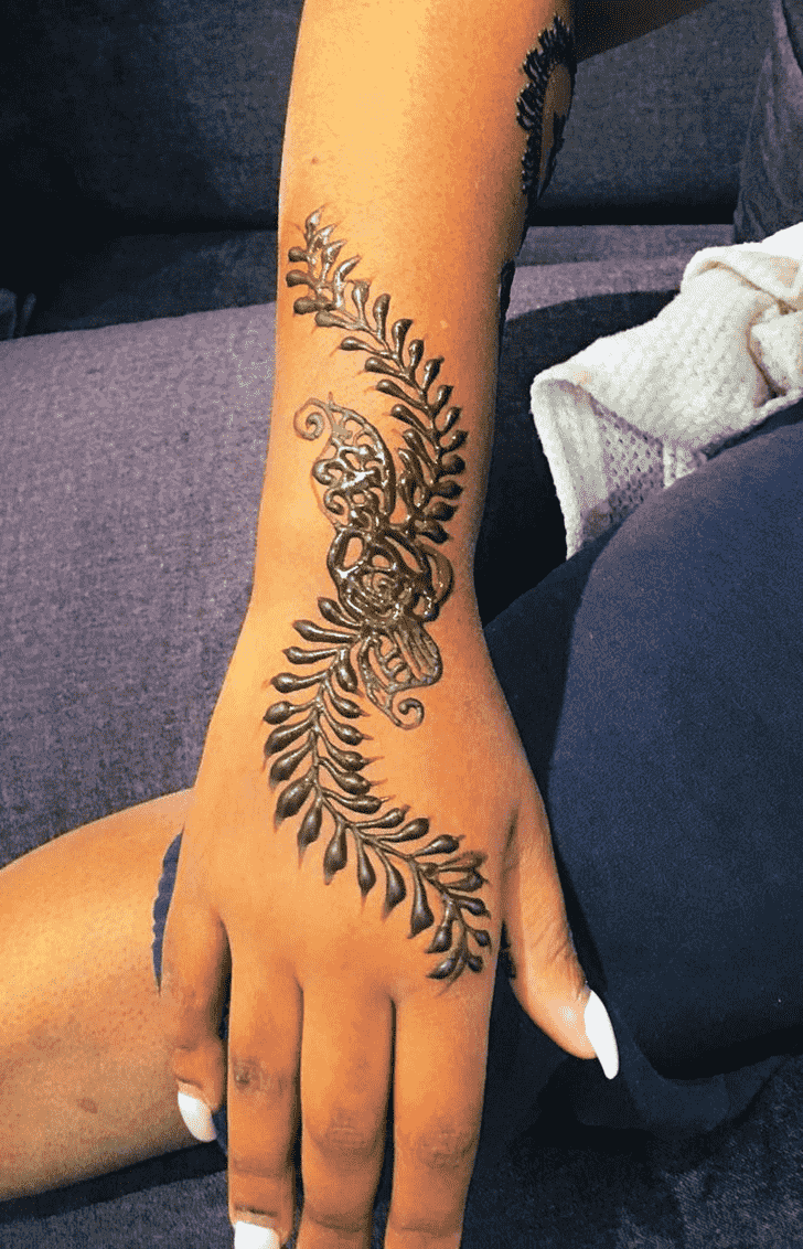 Beauteous Lovely Henna design