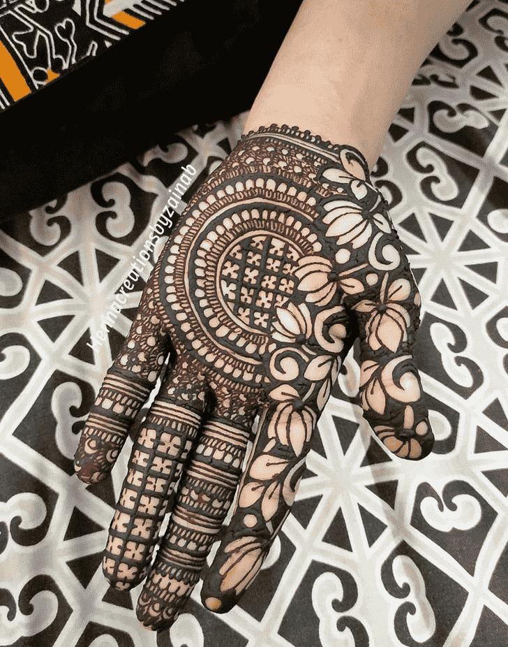 Enticing Lovely Henna design