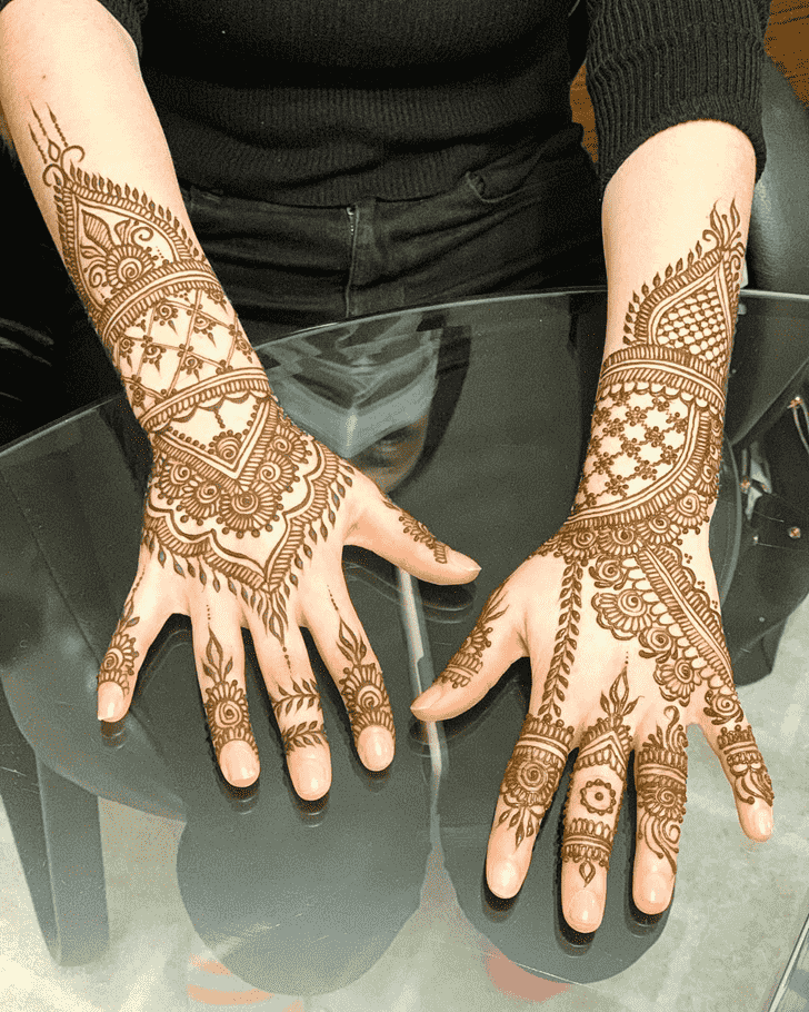 Fine Lovely Henna design