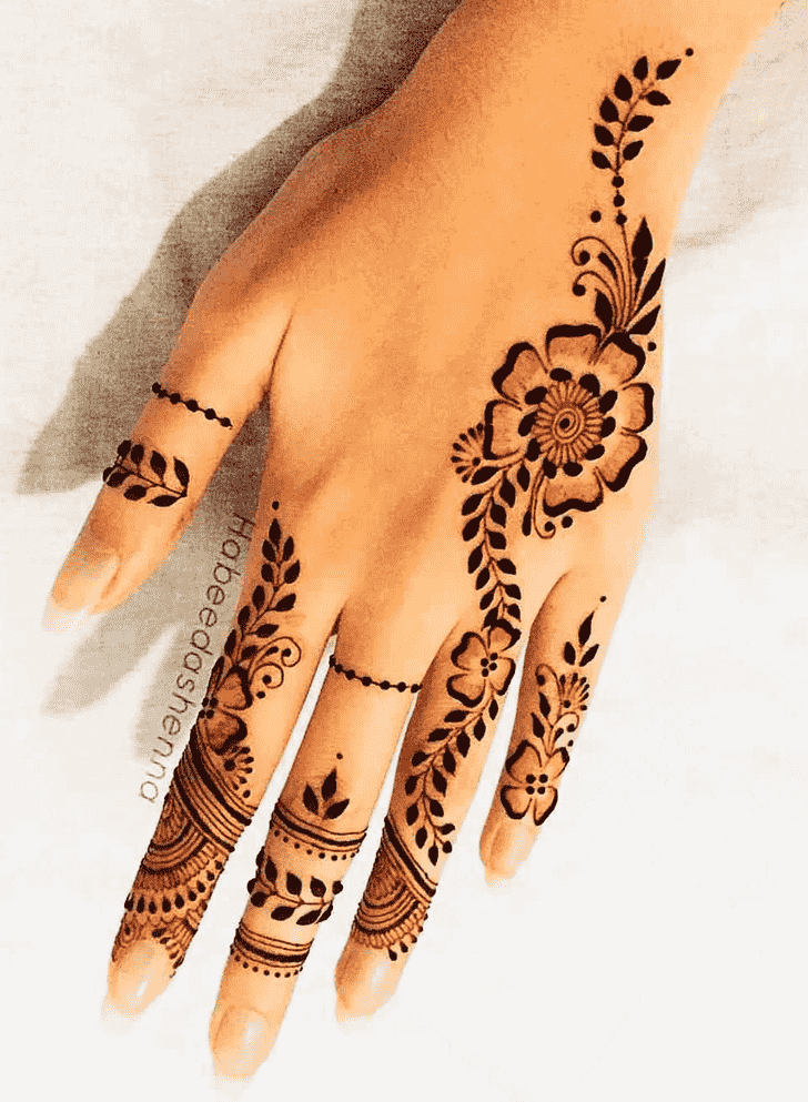 Good Looking Lovely Henna design