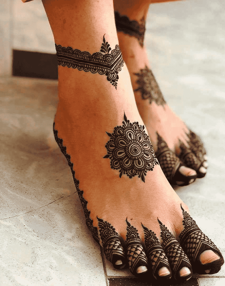 Ideal Lovely Henna design