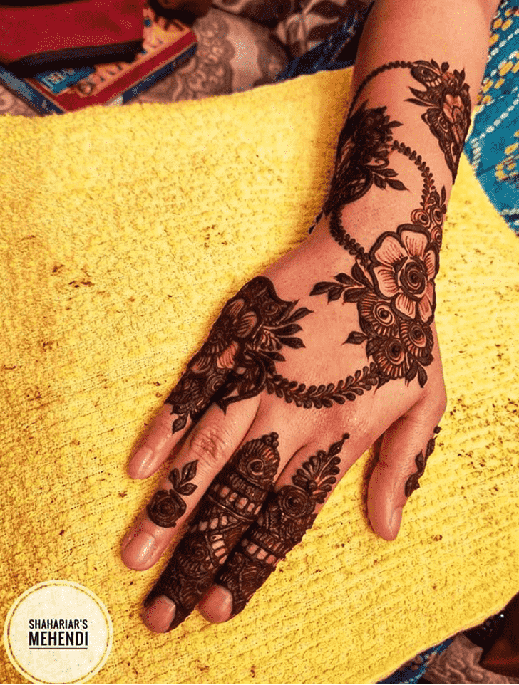 Charming Lucknow Henna Design