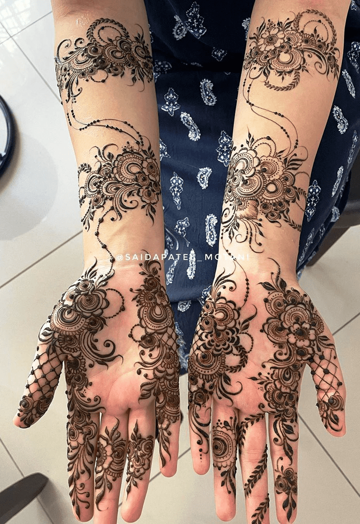 Captivating Ludhiana Henna Design