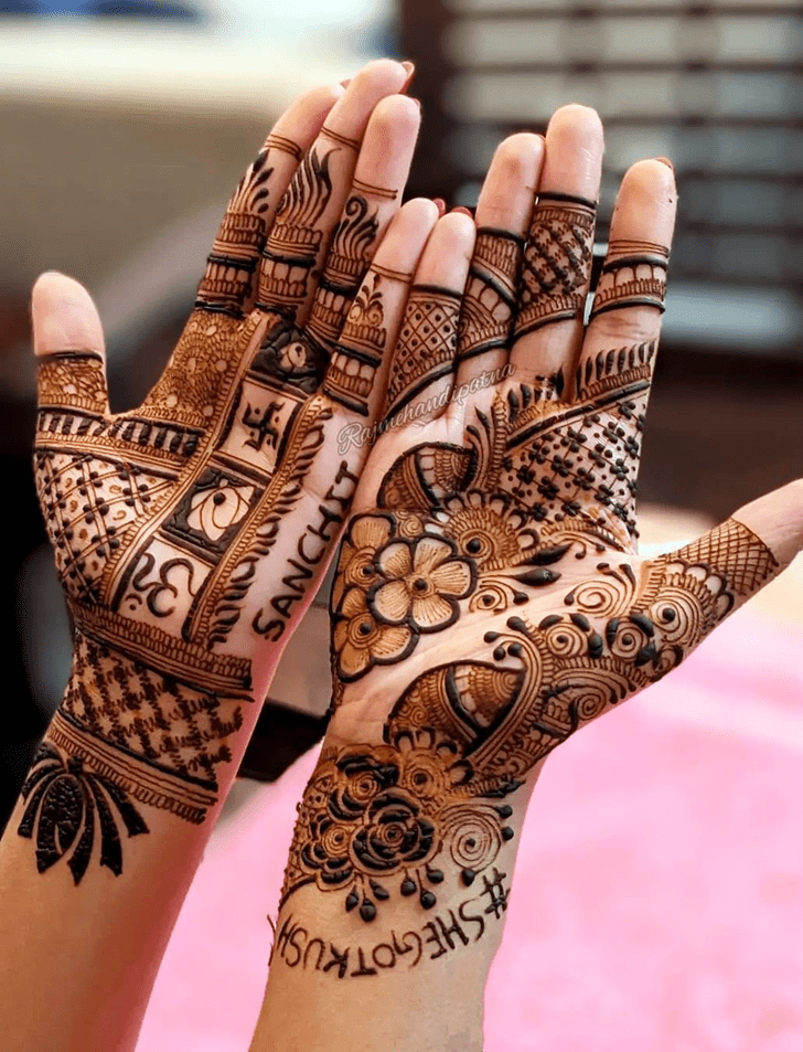 Shapely Ludhiana Henna Design