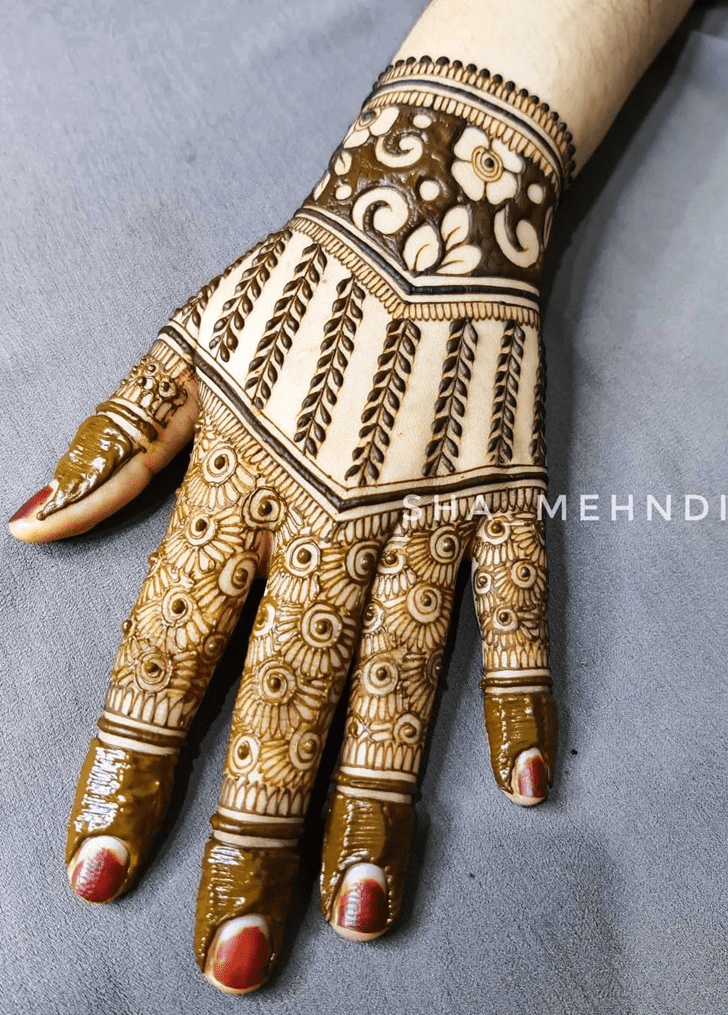 Beauteous Malayalam Henna Design