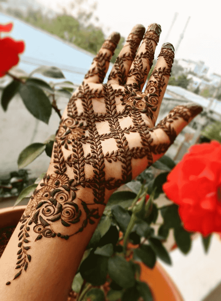 Adorable Manali Henna Design