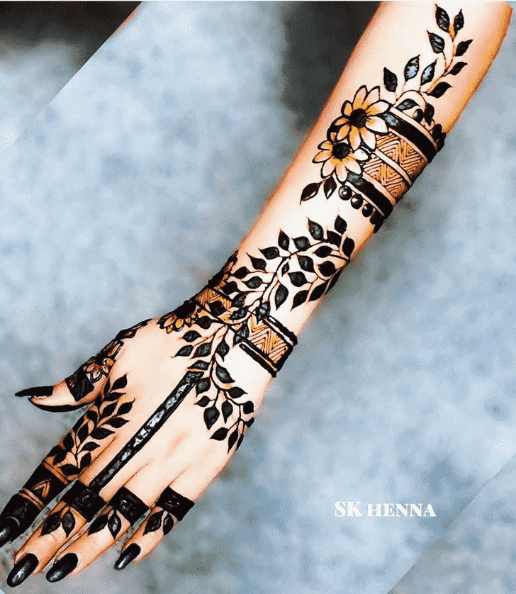 Classy Manali Henna Design