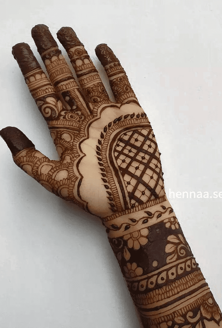 Enticing Manchester Henna Design