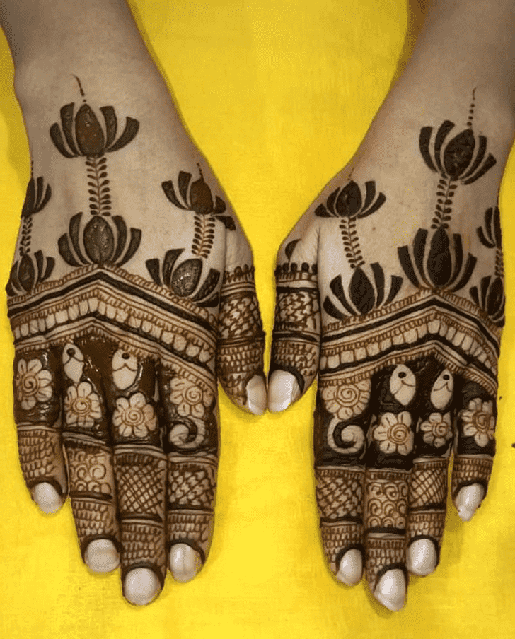 Alluring Mandala Henna Design