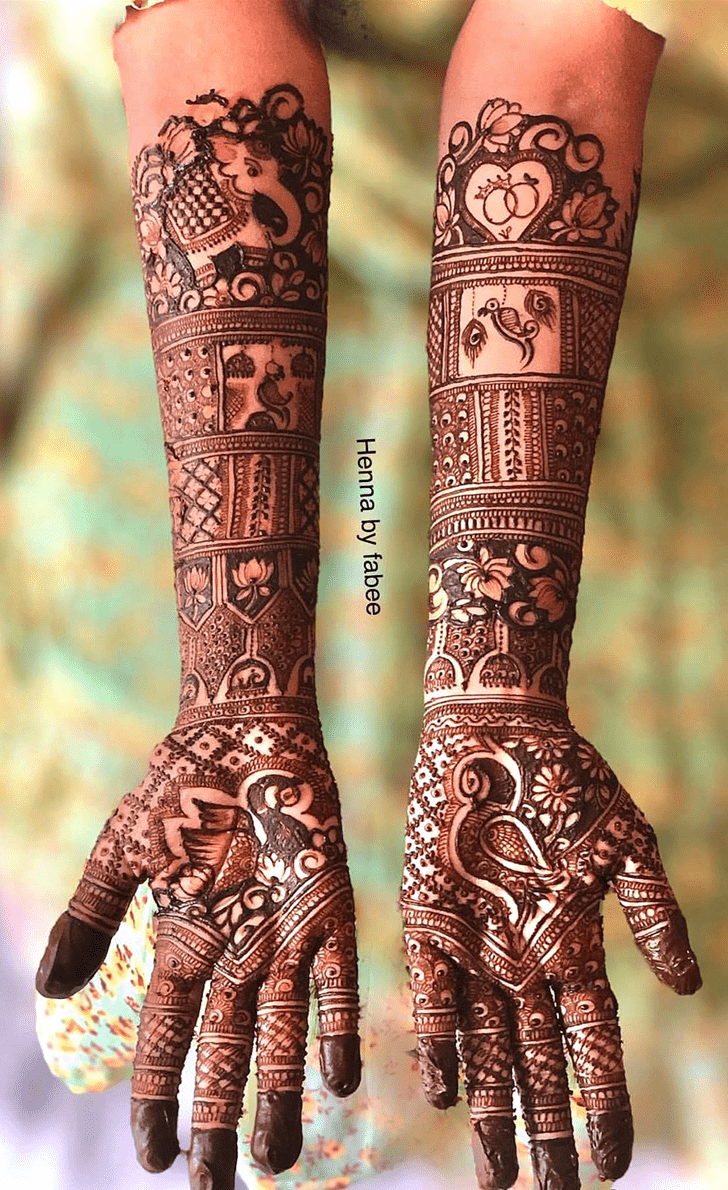 Bewitching Mandala Henna Design