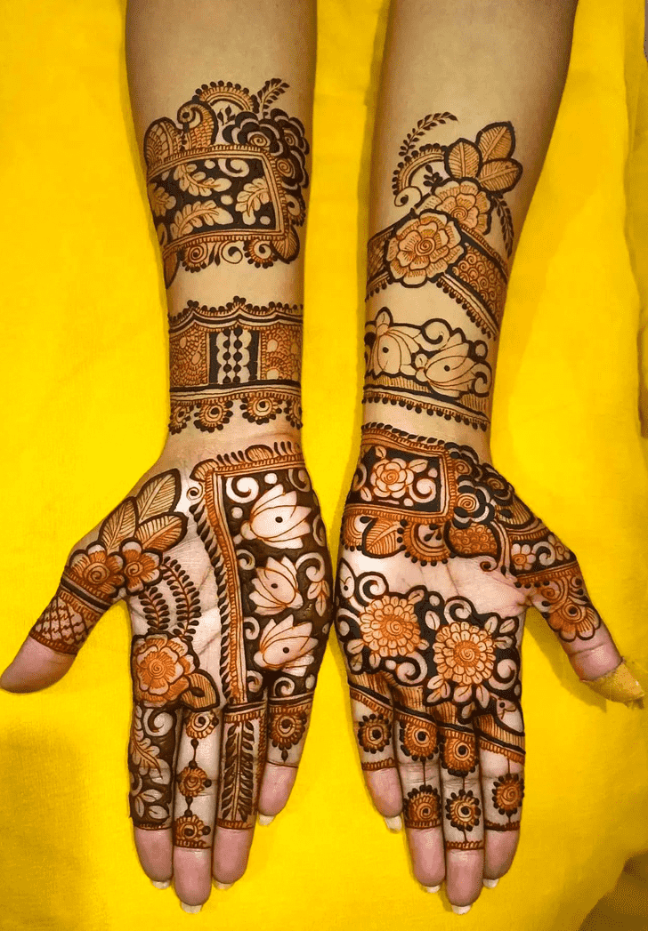 Comely Mandala Henna Design