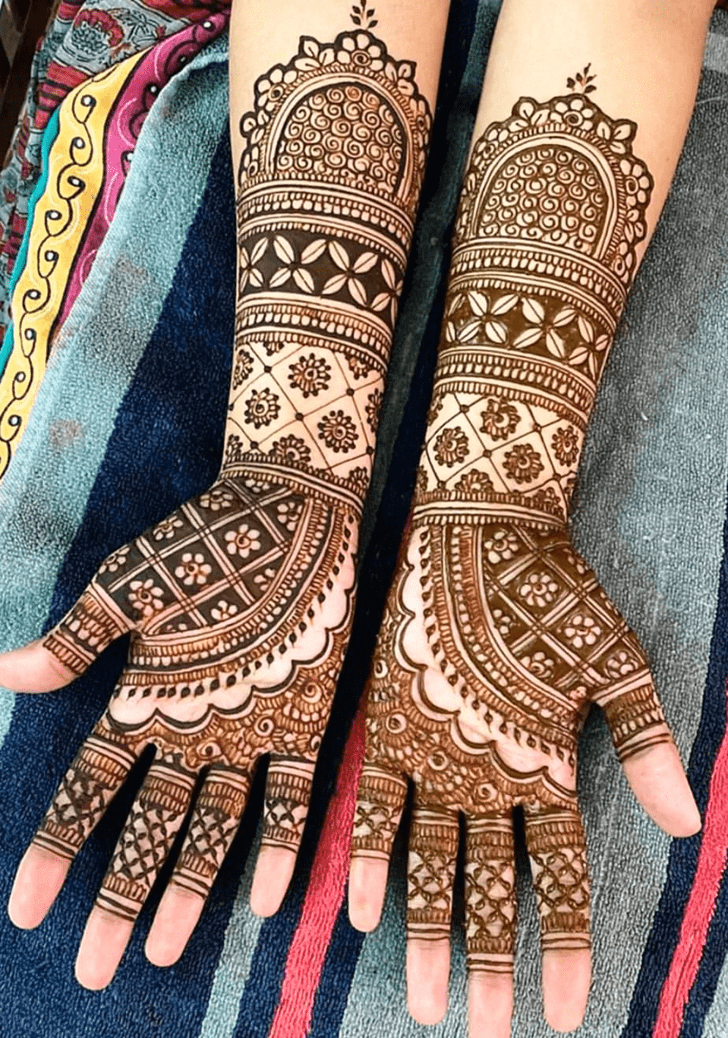 Delicate Mandala Henna Design