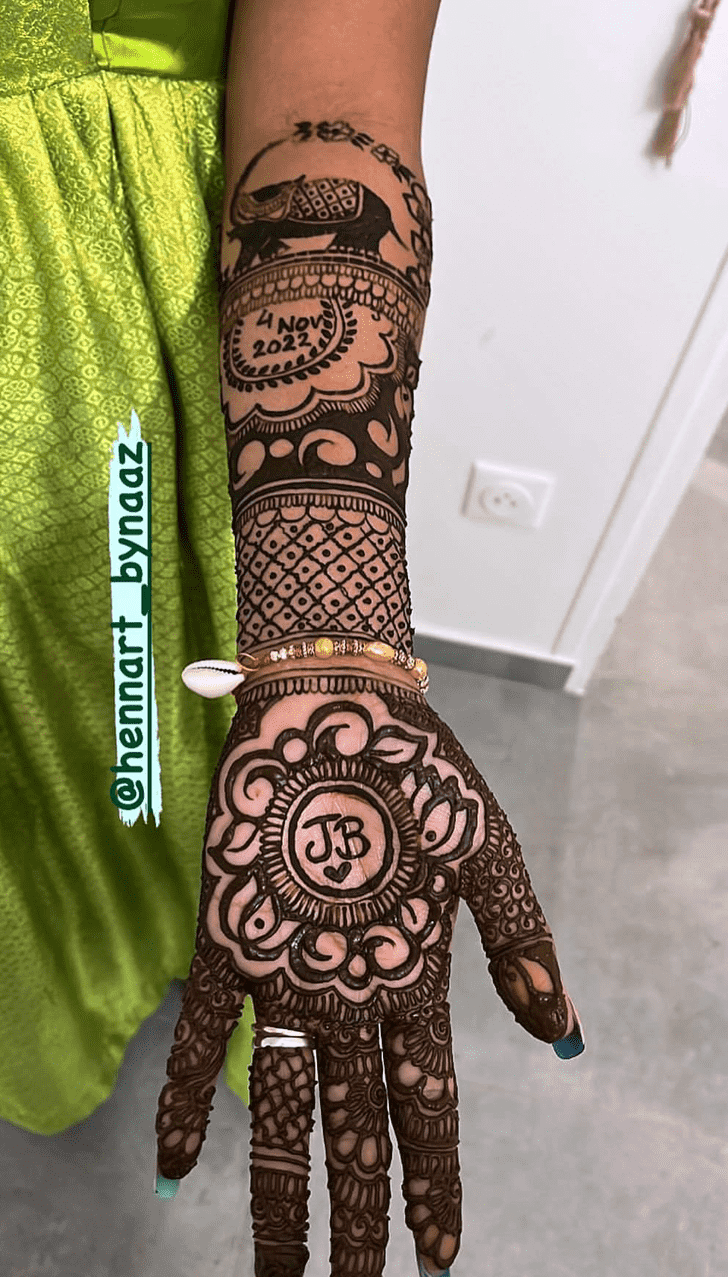 Refined Mandala Henna Design
