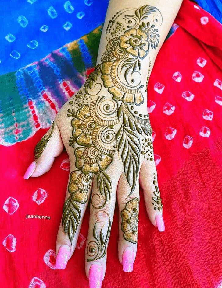 Delightful Marwari Henna Design