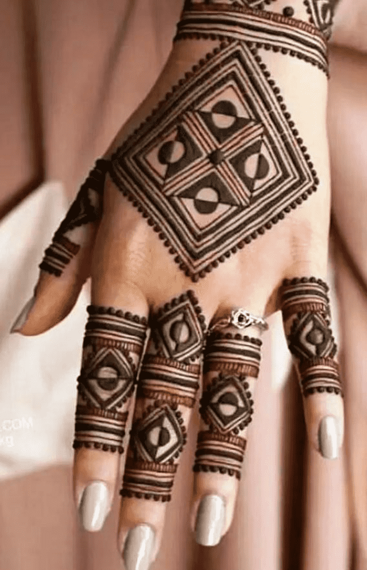 Arm Minimal Henna Design