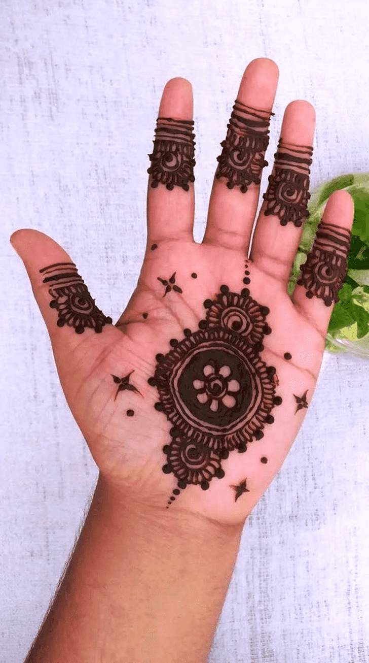 Fascinating Minimal Henna Design