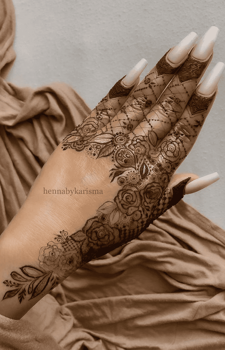 Slightly Minimal Henna Design