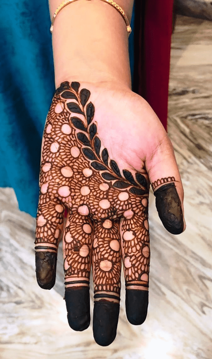 Stunning Minimal Henna Design
