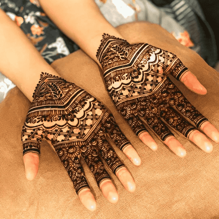 Pleasing Modern Henna Design