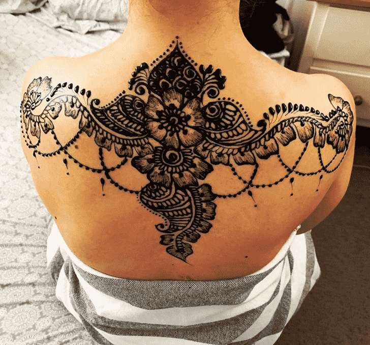 Shapely Modern Henna Design