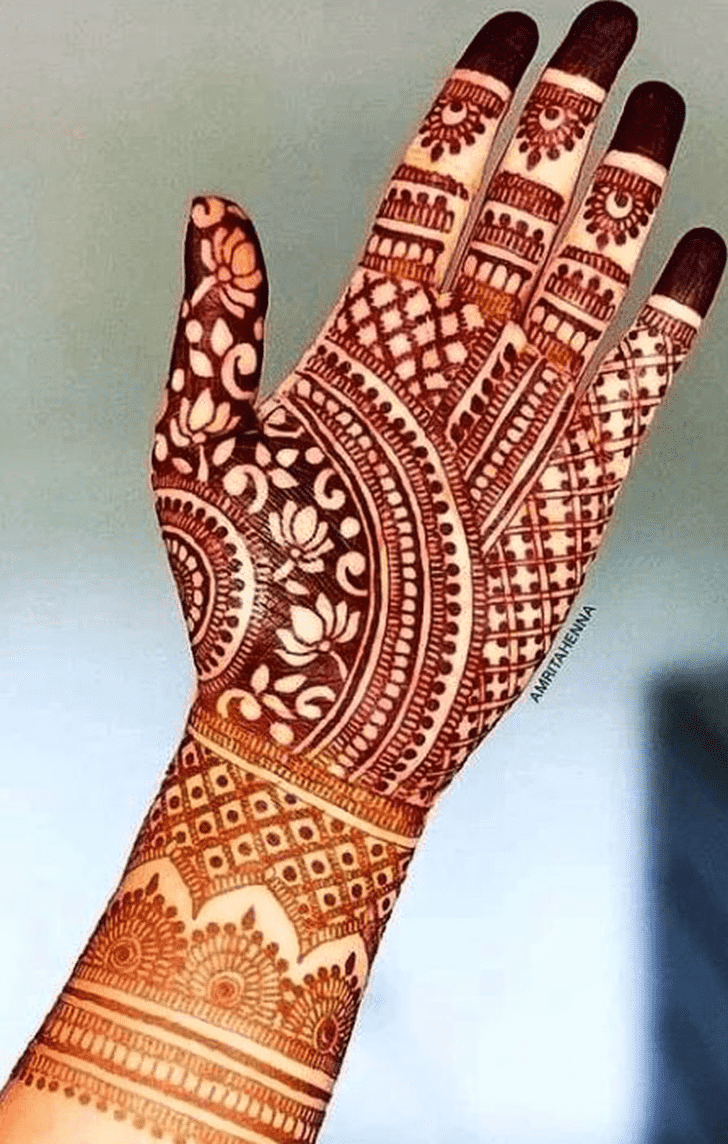 Elegant Moroccan Henna Design