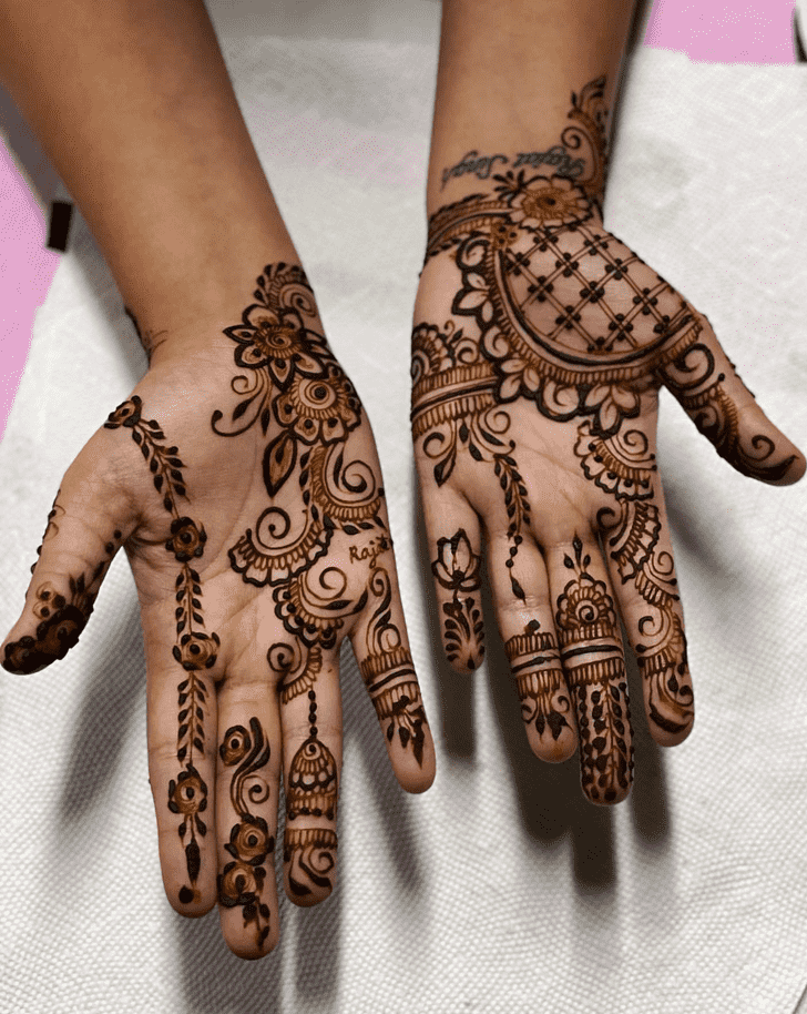 Graceful Moroccan Henna Design